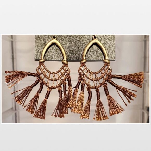 New Ophelia Roe Gold Tone Tassel Drop Dangle Earrings NWT - Picture 3 of 13